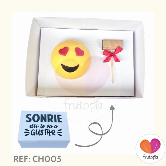 Bomba de chocolate EMOTICÓN ENAMORADO relleno con dulces